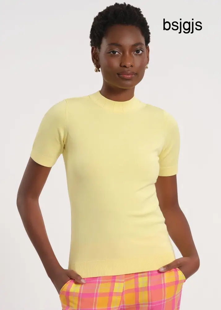 Short Sleeve Mock Neck Sweater - Butter Yellow / XS
